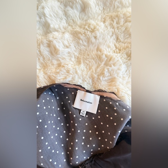 Reformation Monica Silk Top In Colette Dot, NWOT, NEVER WORN, NO FLAWS. - Picture 9 of 10